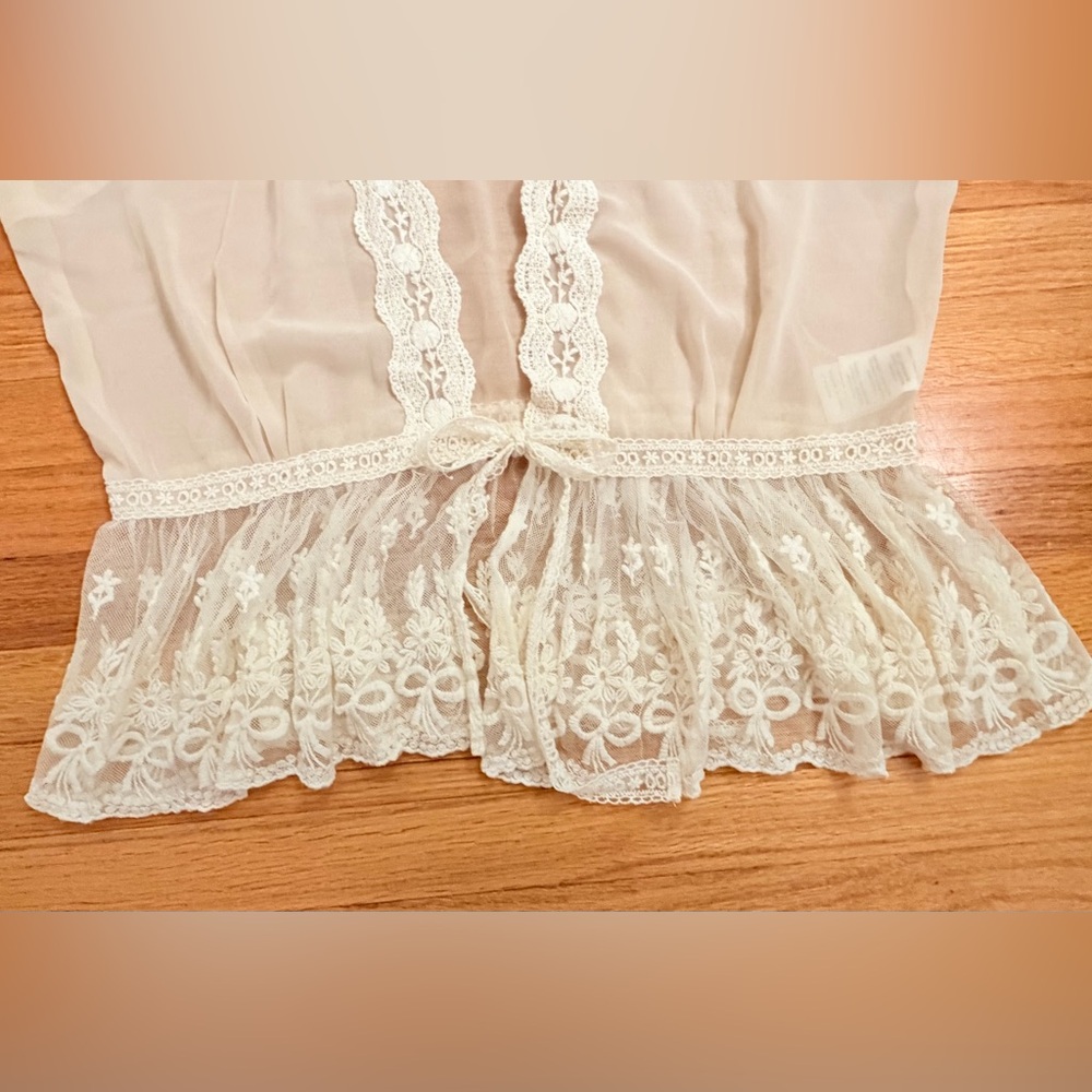 A'Reve Cream Lace Detail Bohemian Peasant Blouse - Picture 4 of 12